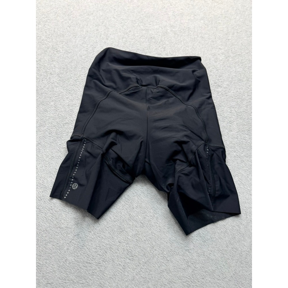 Lululemon Black High Rise Cycling Bike Shorts Reflective Logo Size 4